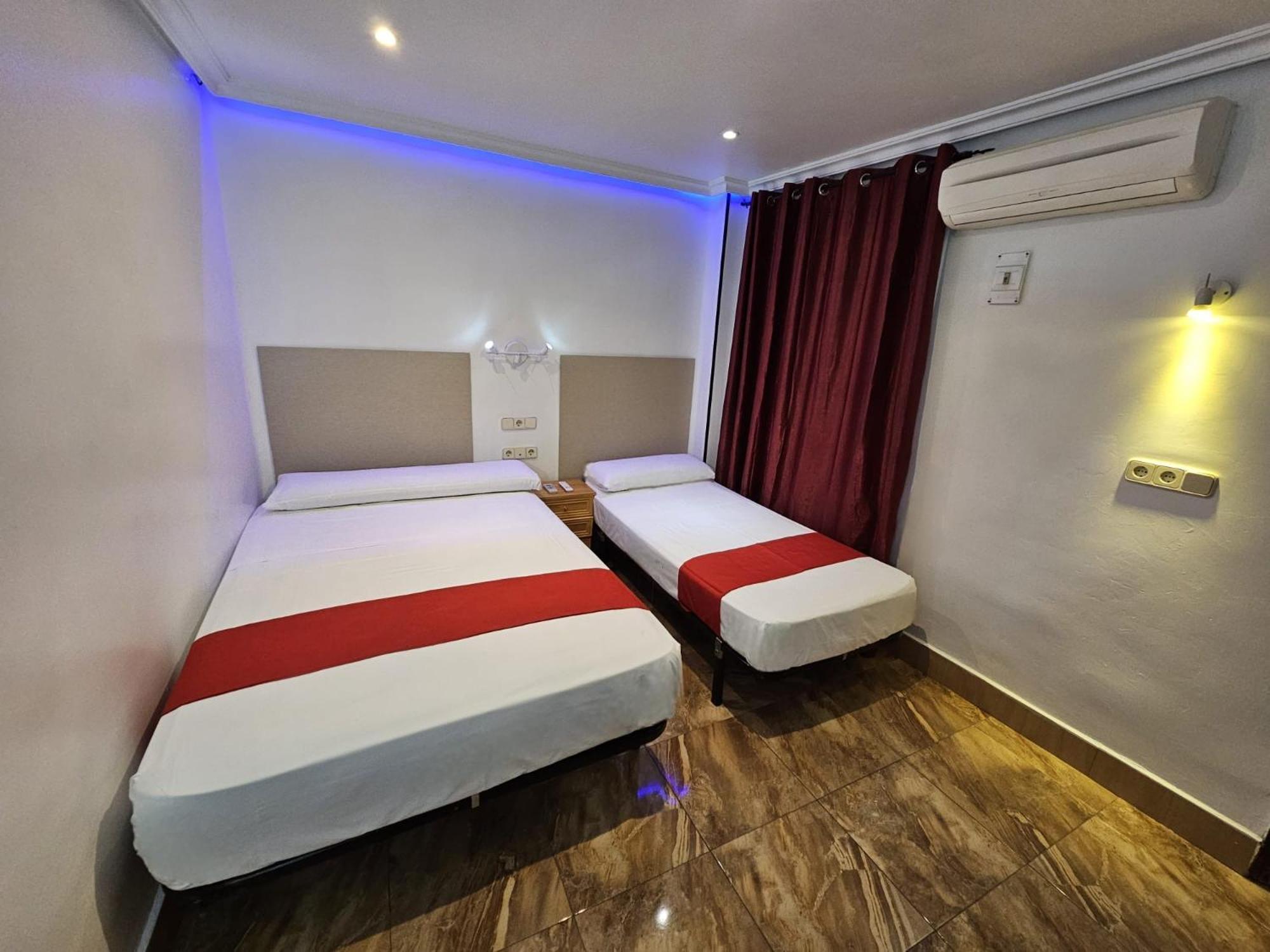 Hostal Las Vegas Madrid Exterior foto