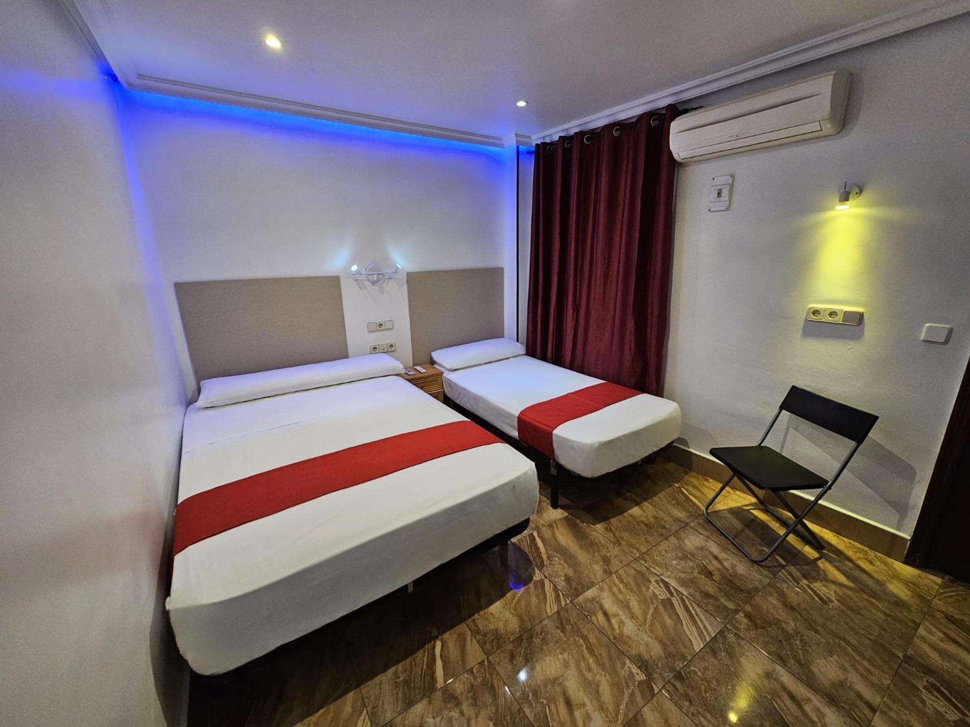 Hostal Las Vegas Madrid Exterior foto
